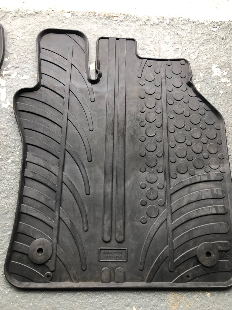 Audi Q2 rubber mats 