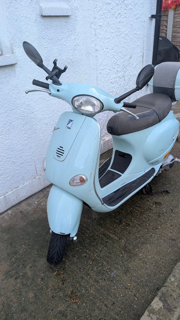 Piaggio, VESPA, 2003, 125 (18,596 miles) datatag , emissions test done (cc) helmet, D lock , cover 