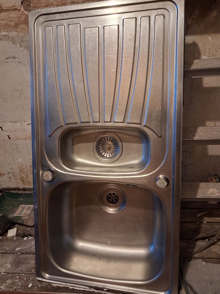 Freebies sink - one and a half bowl