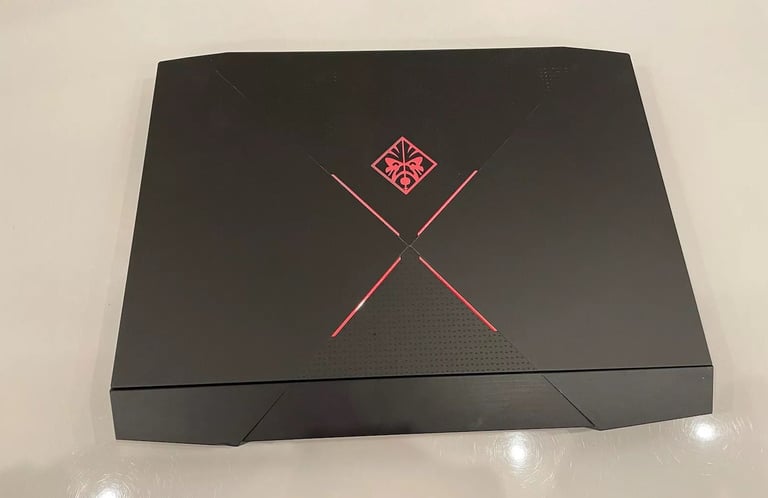 HP OMEN 17 Gaming Laptop - HIGH SPEC (Spares of Repair)