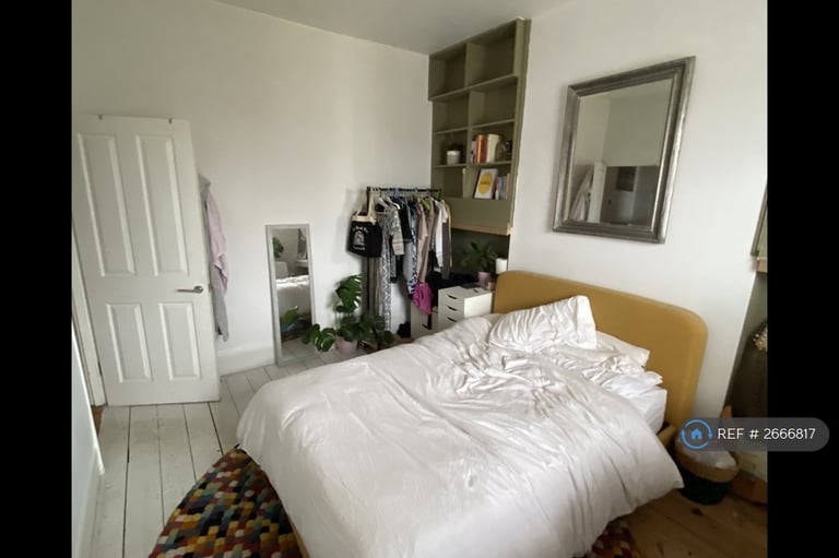 3 bedroom flat in Haringey, London, N4 (3 bed) (#2666817)