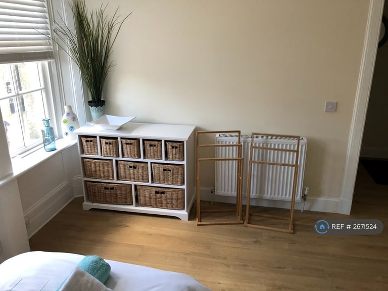 2 bedroom flat in Main Street, Balerno, EH14 (2 bed) (#2671524)