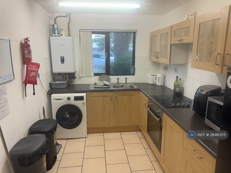 1 bedroom in Ombersley Close, Redditch, B98 (#2646355)