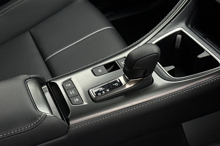 2024 Lexus LBX 1.5 VVT-iE Takumi SUV 5dr Petrol Hybrid E-CVT Euro 6 (s/s) (136 ps) SUV PETROL/ELE...