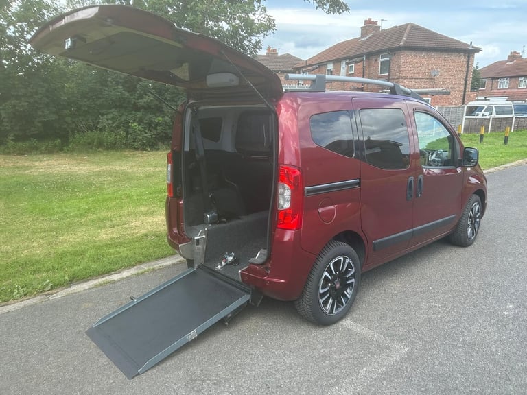 Fiat Qubo1.3 Lounge Semi-Auto Wheelchair Access WAV