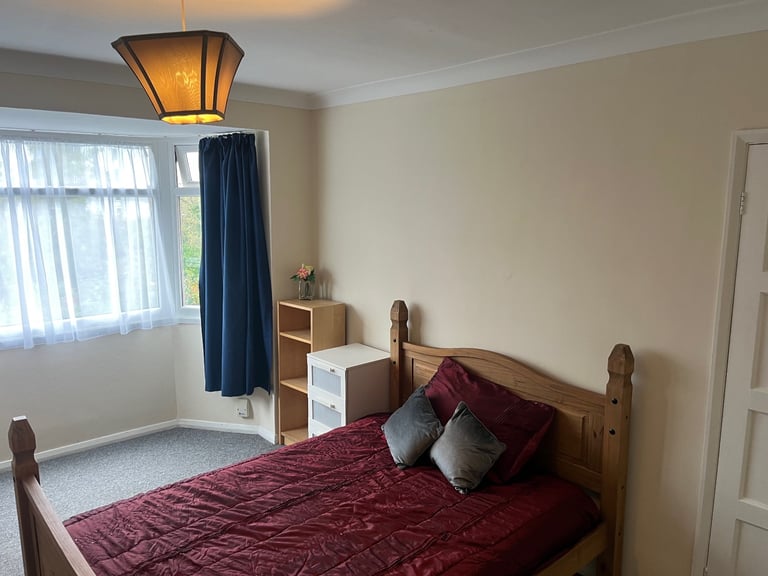 Lovely Double Room next to Freeman Hospital - No Deposit