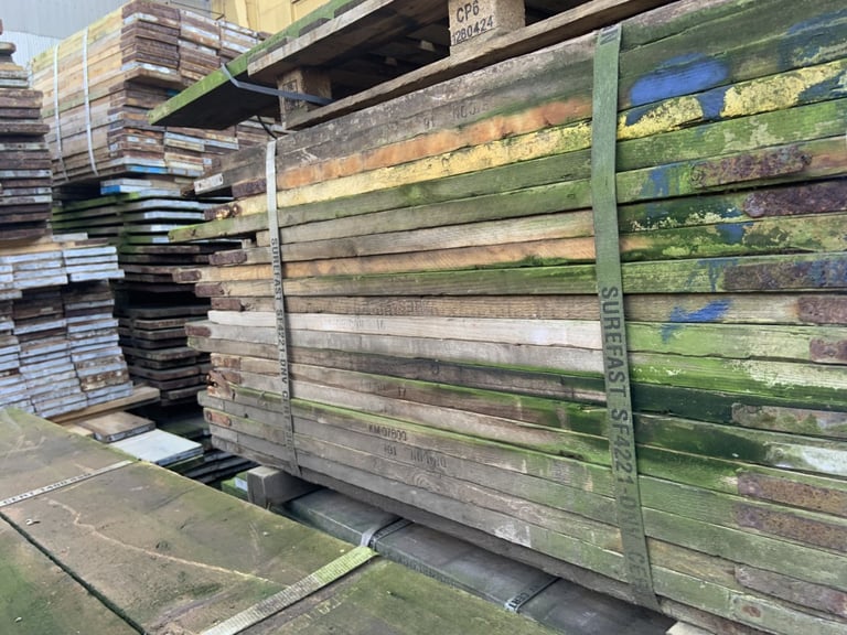 Bale of C-grade scaffold boards- length approx 1m-1.5m