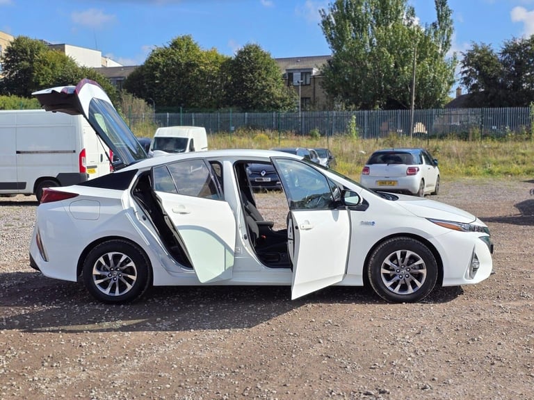 2018 Toyota Prius 1.8 VVT 8.8kWh Business Edition Plus Hatchback 5dr Petrol Plug-in Hybrid CV Hat...
