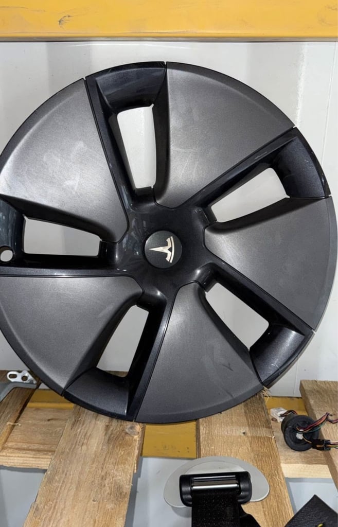 image for Tesla model 3 aero 18 wheel cab 