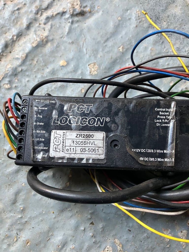 UNIVERSAL AUTOMOTIVE ZR2500 LOGICON TOWING 7 WAY BYPASS RELAY