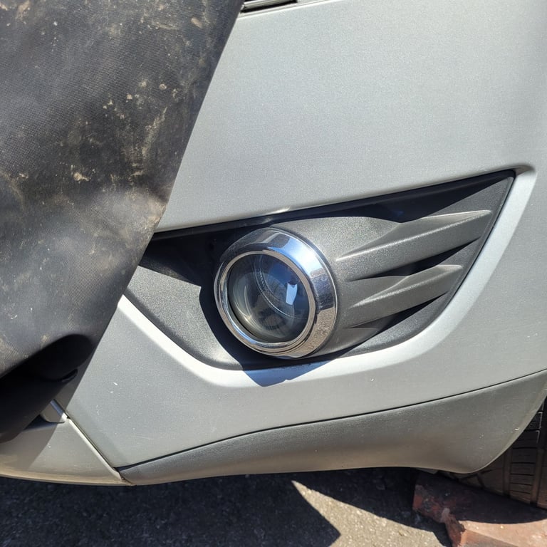 Ford Kuga MK1 front fog light complete 08-12