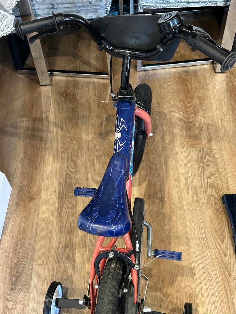 £55 kids bike 14 inch 
