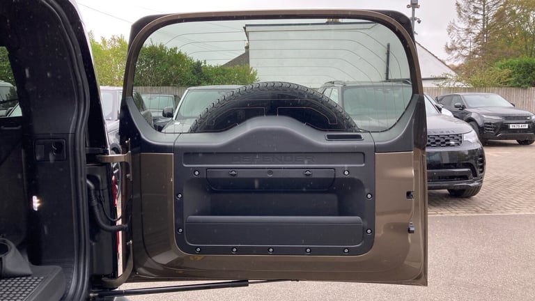 2024 Land Rover Defender 3.0 D250 X-Dynamic HSE 90 3dr Auto Diesel Estate Estate Diesel Automatic