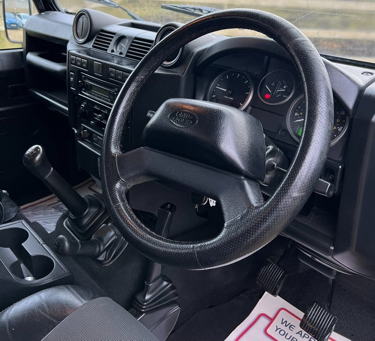 2011 - 61 Land Rover Defender 90 2.2 TDCi XS 4WD SWB Euro 5 WINDOW VAN Diesel
