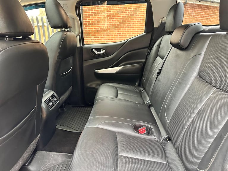 2016 Nissan Navara Double Cab Pick Up Tekna 2.3dCi 190 4WD PICK UP DIESEL Manual