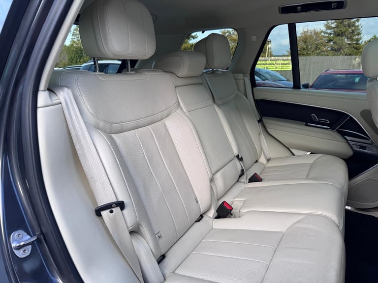 2022 Land Rover Range Rover Vogue D350 +VAT  *Mega Spec - Soft Close Doors*