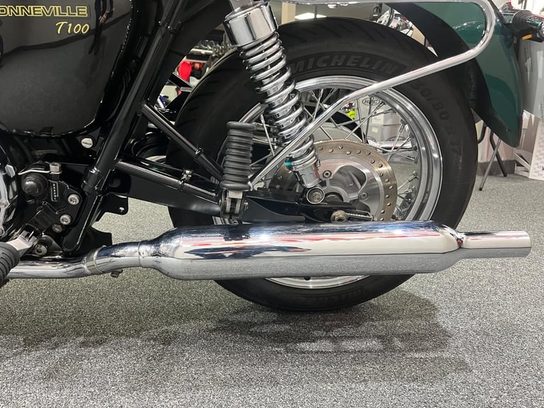 Triumph Bonneville T 100, 2011