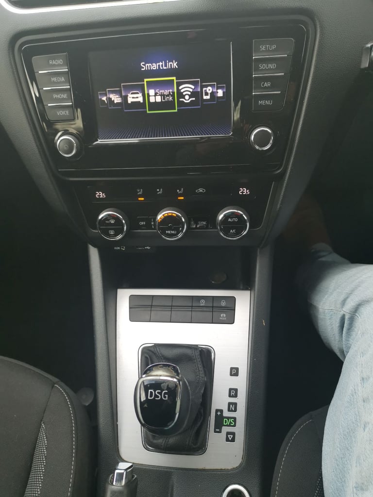 Skoda, OCTAVIA, Estate, 2017, Semi-Auto, 1598 (cc), 5 doors