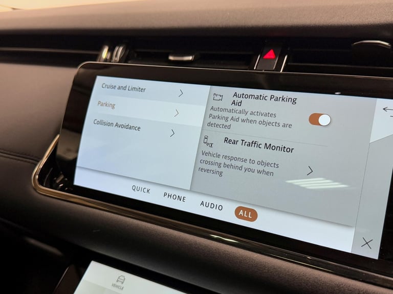 2022 Land Rover Range Rover Evoque 2.0 D200 MHEV R-Dynamic SE SUV 5dr Diesel Auto 4WD Euro 6 (s/s...