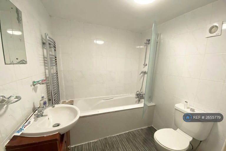 6 bedroom flat in Ashleigh Grove, West Jesmond, Newcastle Upon Tyne, NE2 (6 bed) (#2655779)