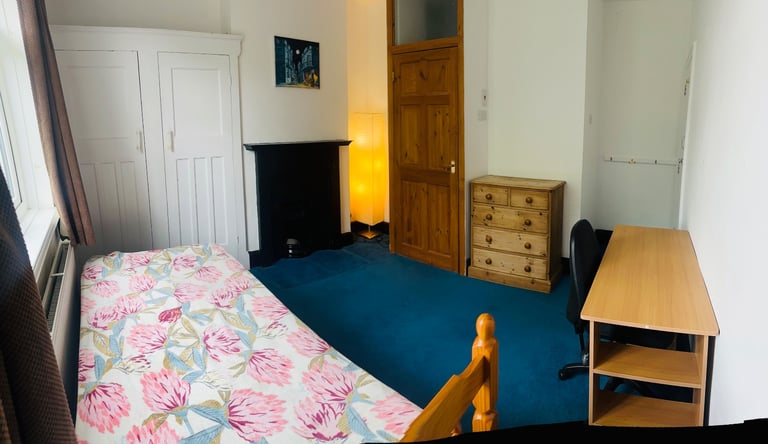 En-suite room to rent in Brentford 