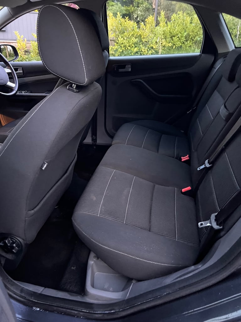 2010 Ford Focus 1.6 Titanium 5dr HATCHBACK Petrol Manual