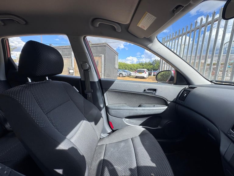 2010 Hyundai i30 1.6 CRDi Comfort Euro 4 5dr HATCHBACK Diesel Manual