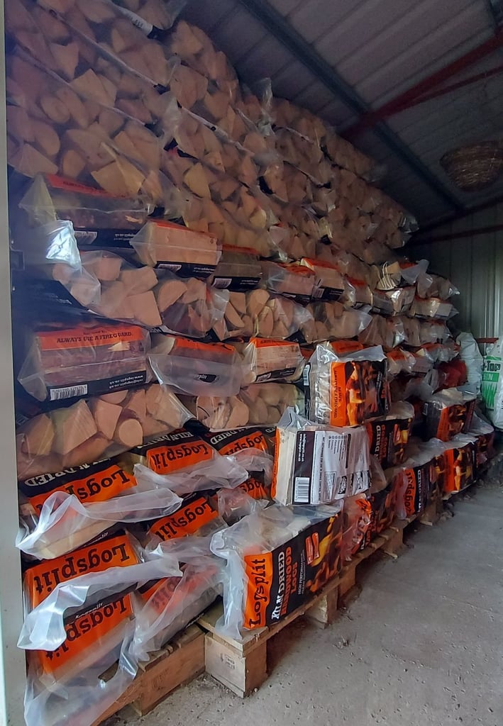 🔥 Hardwood Kiln Dried Firewood (100% Ash) - Kindling - Softwood Netting Bags - Smokeless Coal 🔥 