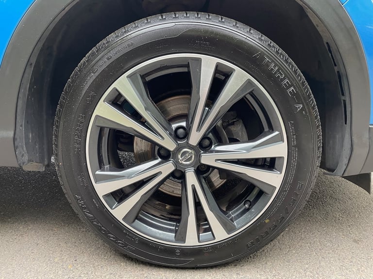 2017 Nissan Qashqai 1.2DiG-T N-Connecta 5 Door Petrol Suv In Blue - Euro 6 HATCHBACK Petrol Manual