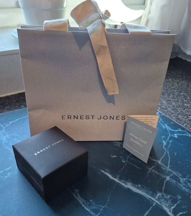 Engagement ring/Wedding ring set