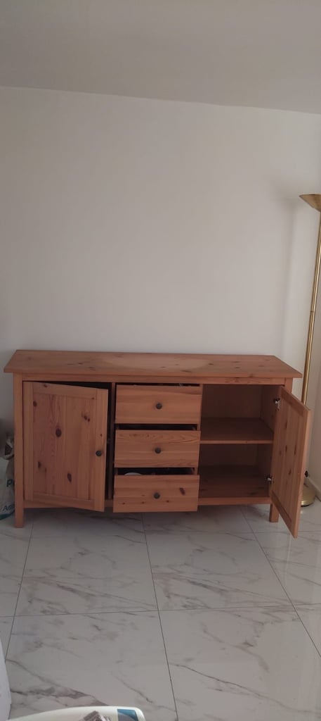 Tv stand