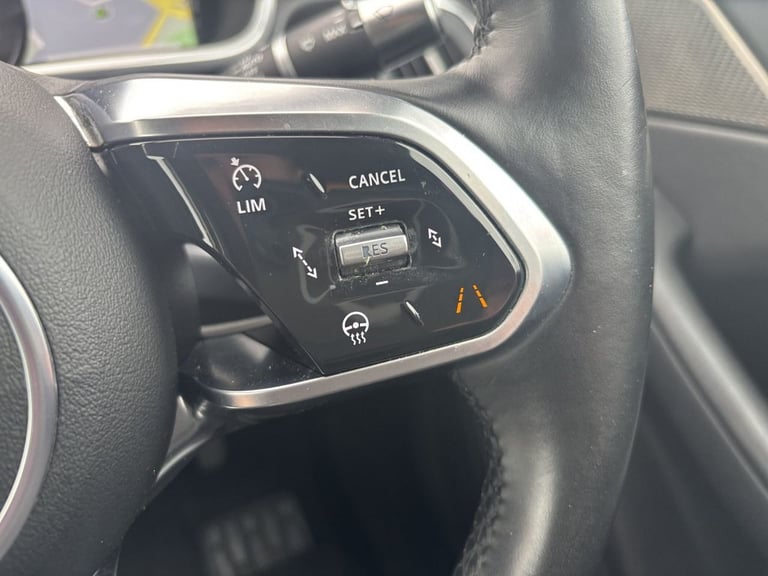 2019 Jaguar I-Pace 400 90kWh SE SUV 5dr Electric Auto 4WD (400 ps) HATCHBACK ELECTRIC Automatic
