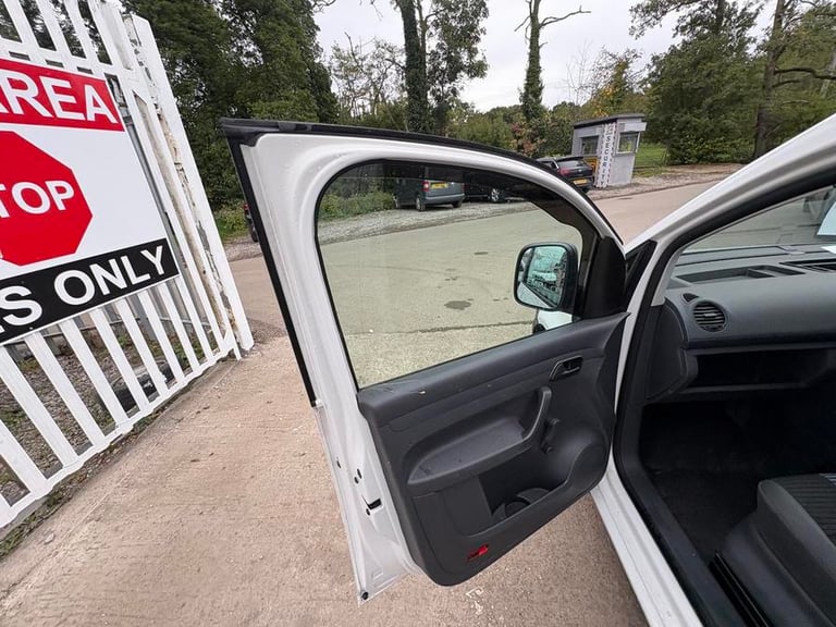 2014 Volkswagen Caddy Caddy C20 TDI BlueMotion Panel Van DIESEL Manual