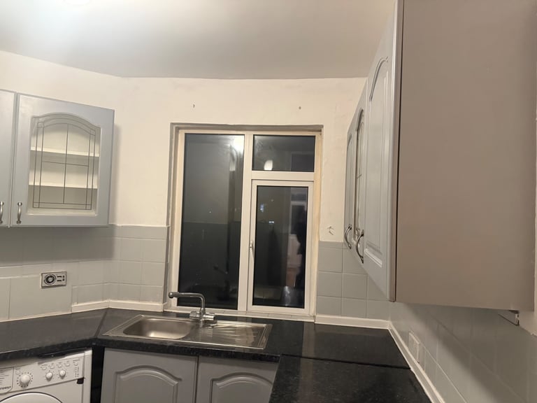 2 Bedroom first Floor Maisonette (Flat) is available to rent in Hayes UB4 