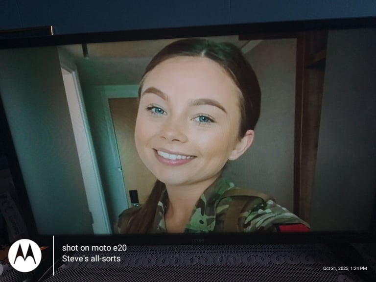 image for Luxor 32" Freeview TV With New Remote Control Good Working Order