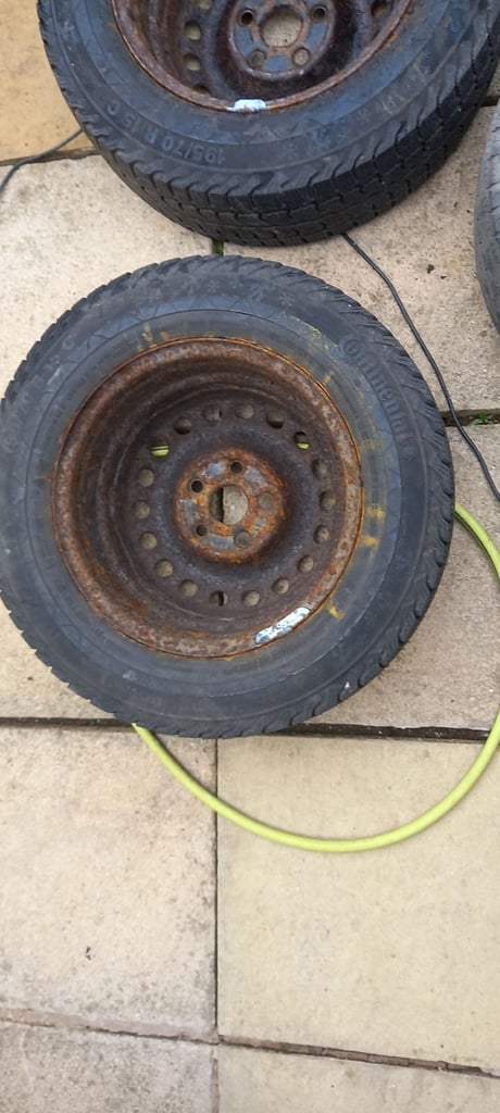  3 x Vw transporter t4 wheels good tyres 
