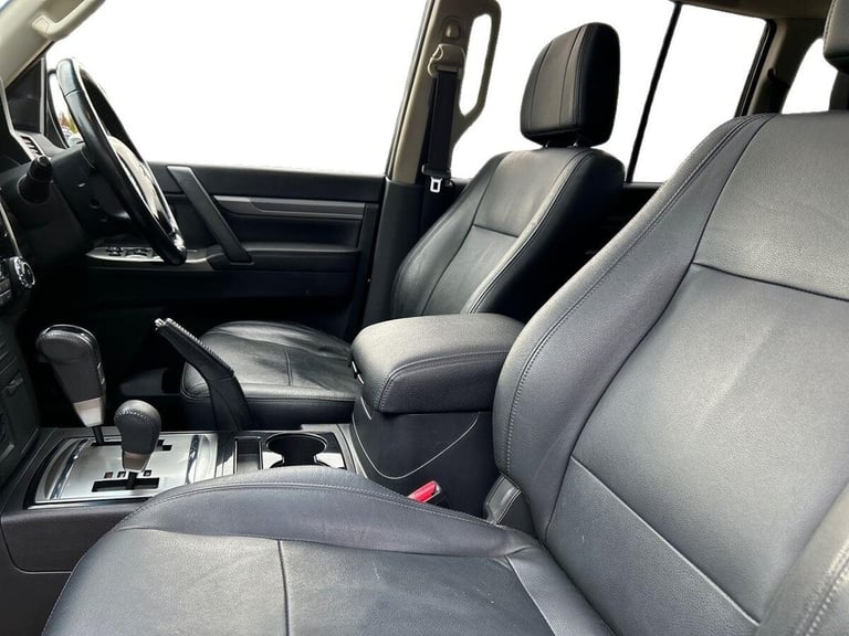 2016 Mitsubishi Shogun 3.2 DI-DC SG3 SUV 5dr Diesel Auto 4WD Euro 6 LWB (187 ps) ESTATE Diesel Au...