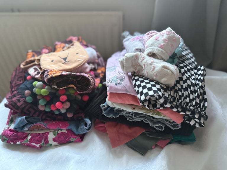 image for Girls clothes - smoke and pet free home 