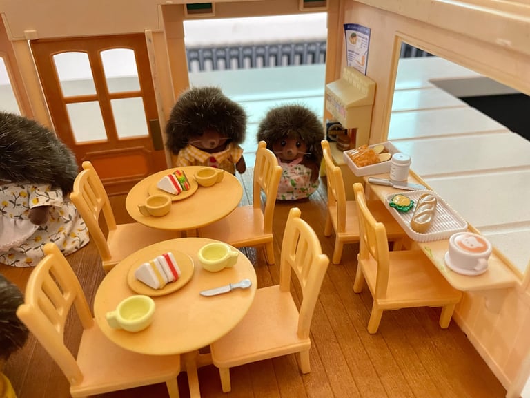 Sylvanian families vintage Blackcurrant cafe and fish and chip van immaculate 