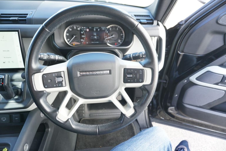 2023 Land Rover Defender 3.0 D300 X-Dynamic HSE 110 5dr Auto [7 Seat] ESTATE DIESEL Automatic
