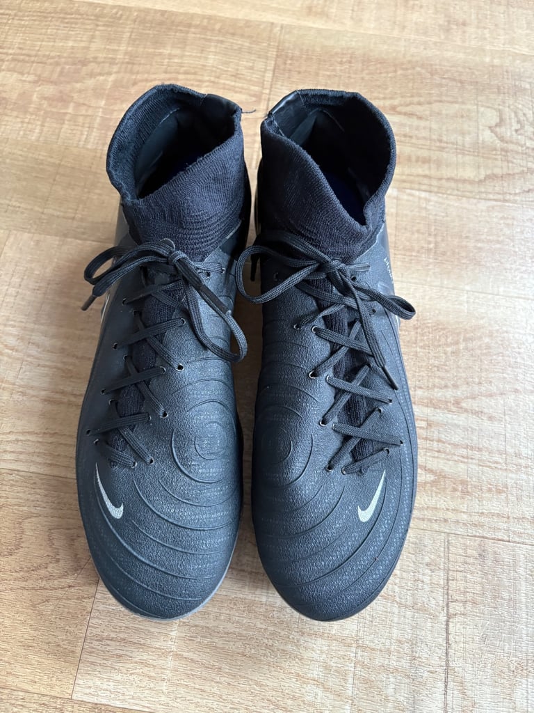 image for Nike Fly Flyknitt Football Boots size 6