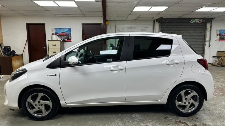 2016 Toyota Yaris 1.5 Hybrid Icon 5dr CVT HATCHBACK PETROL/ELECTRIC Automatic
