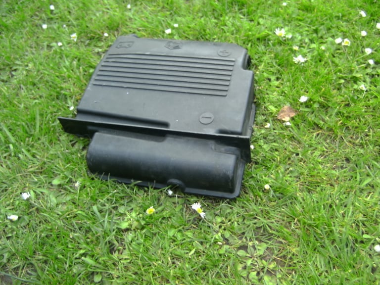 BMW MINI BATTERY COVER , EXCELLENT CONDITION , JUST £5