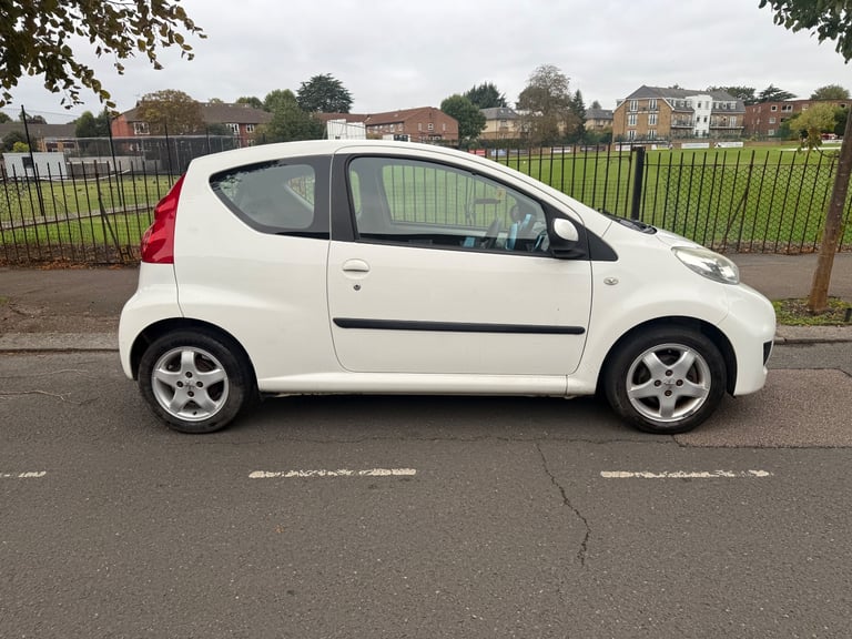 Peugeot, 107, Hatchback, 2010, Manual, 998 (cc), 3 doors