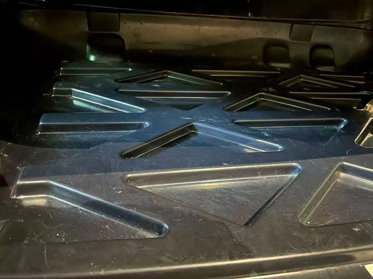 Halfords car roof box (USED)