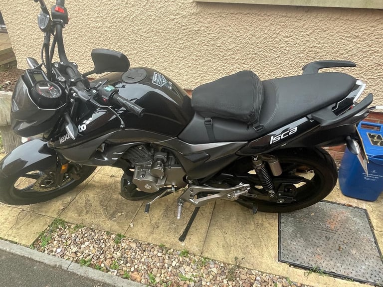 Lexmoto, ISCA, 2024, 124 (cc)