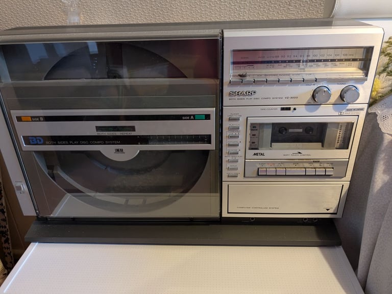 Vintage Sharp VZ-3000E Vertical Player -  Turntable radio & tape deck