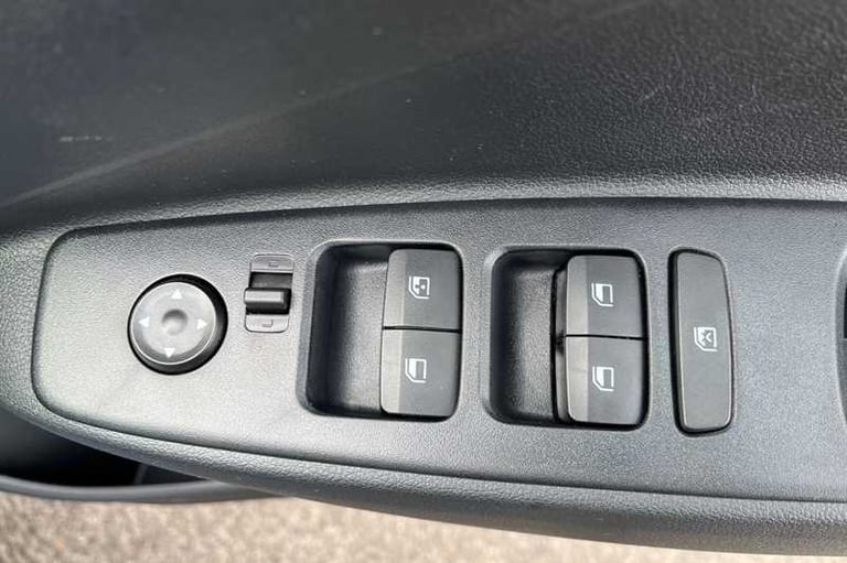 2025 Hyundai i10 1.0 Advance Hatchback 5dr Petrol Auto Euro 6 (s/s) (63 ps) Hatchback Petrol Auto...
