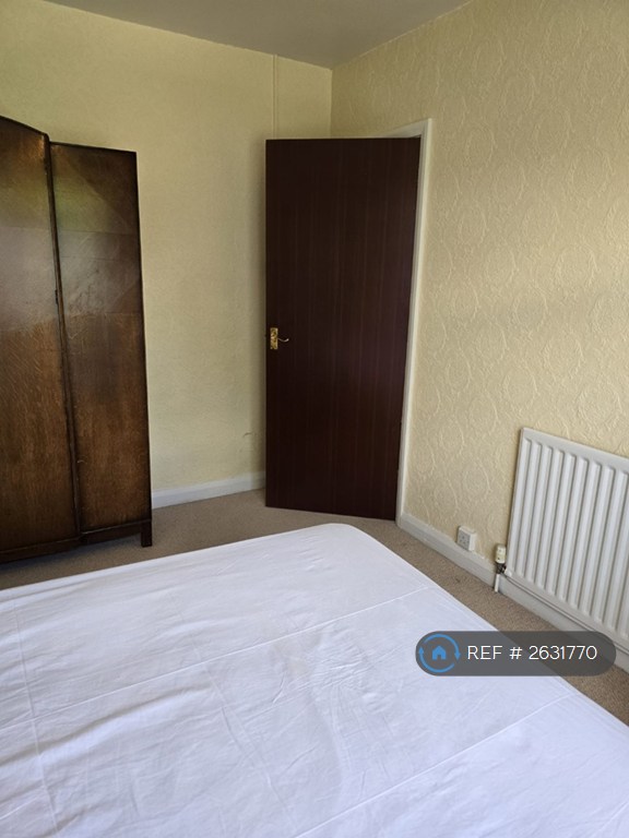 2 bedroom house in Greyswood Road, Stoke-On-Trent, ST4 (2 bed) (#2631770)