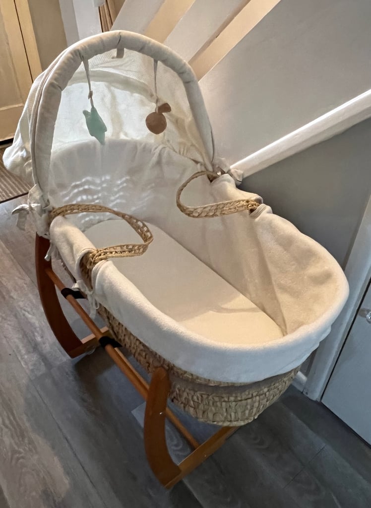 image for Mamas & Papas Moses Basket with Rocking Stand